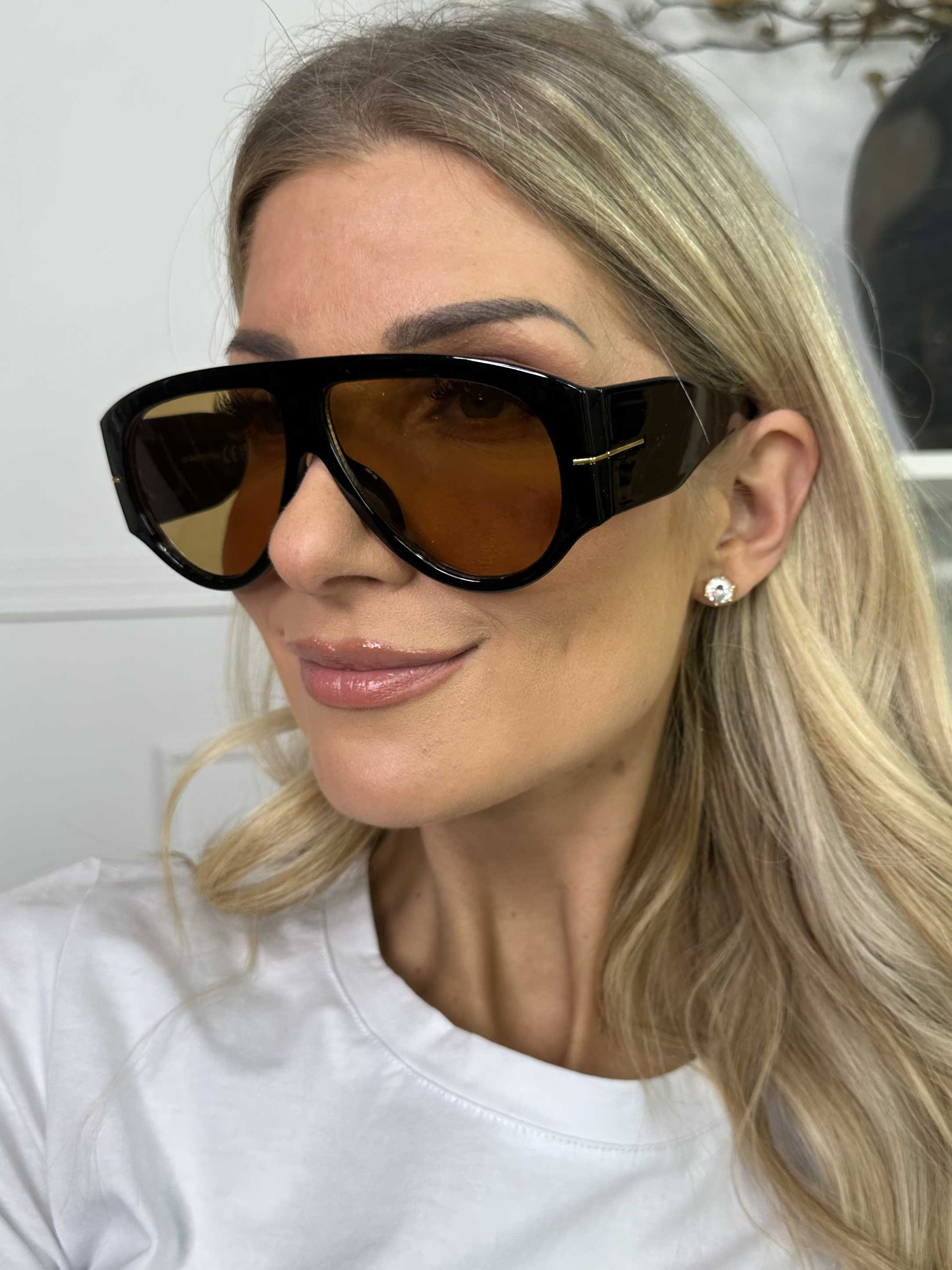 Abigail - Solbriller med bredt stel og farvet glas